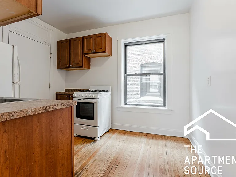 2649 N Spaulding Ave #2W — Photo 2