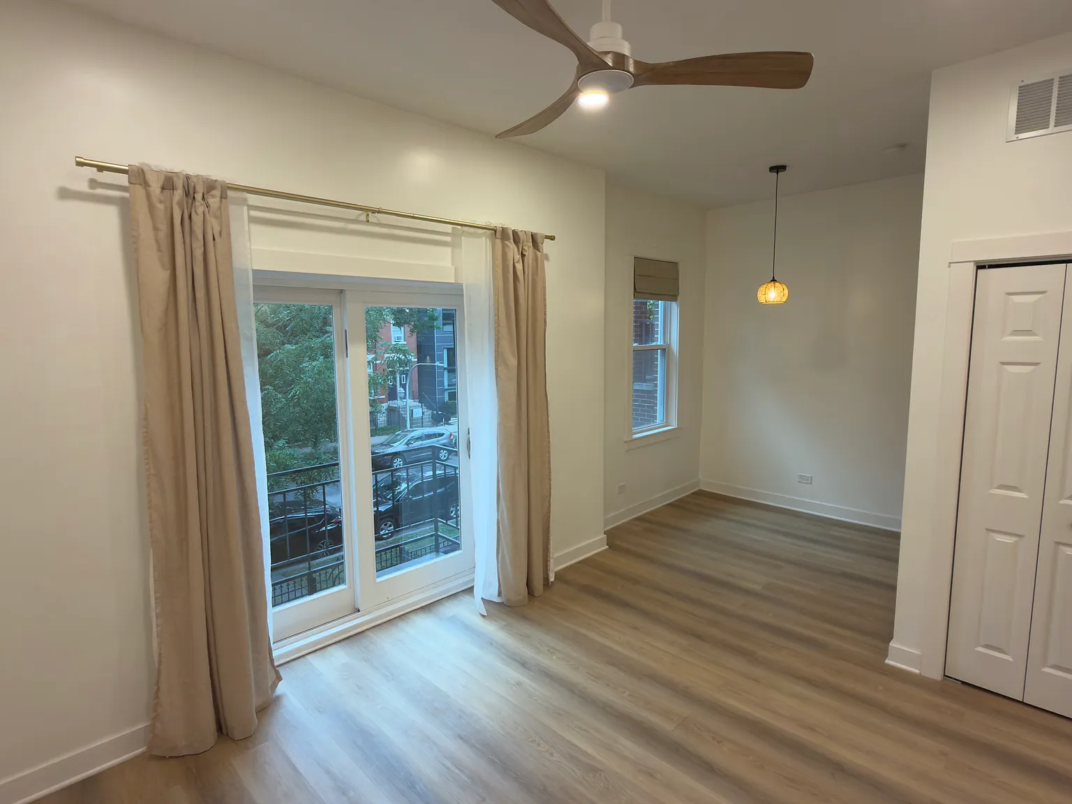 2 bed, 1020 sqft, $2,745 — Photo 3