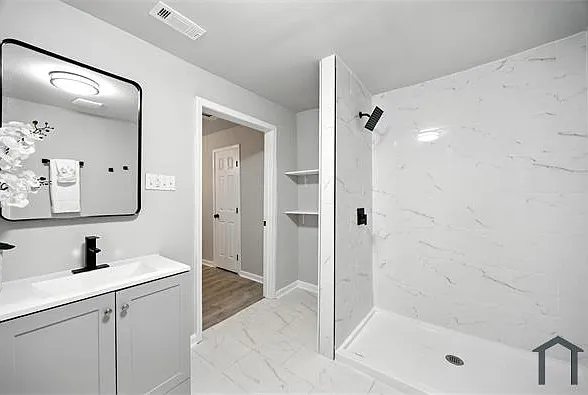 594 Robert Henry St — Photo 26