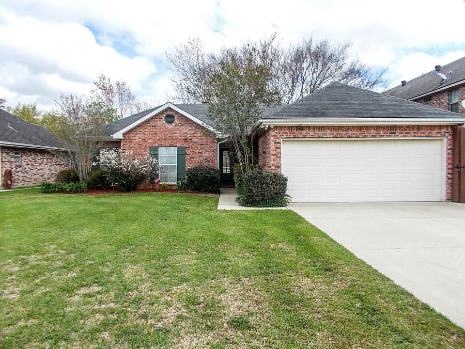 1st image of 104 Carolyn Dr