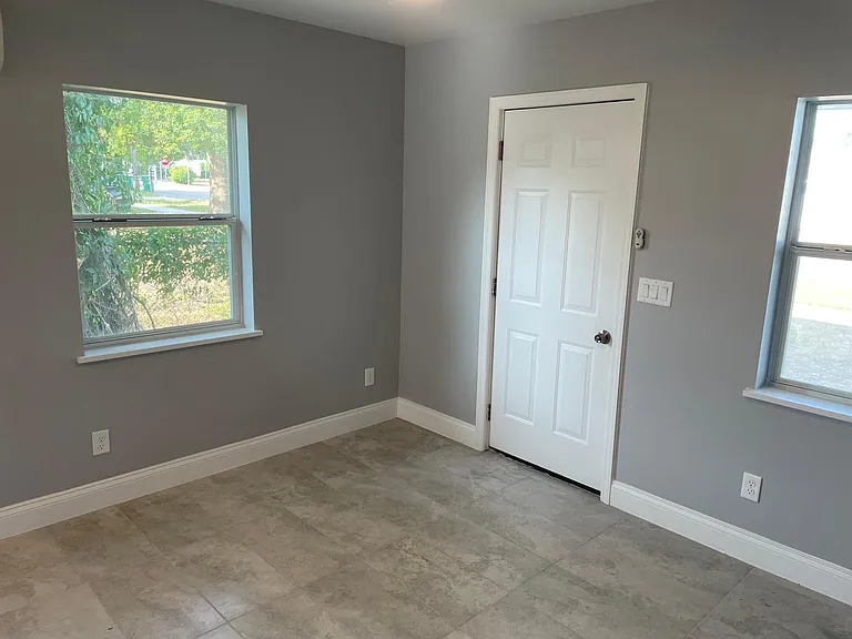 706 E Orange Ave #B — Photo 11