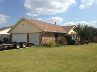 2504 Truitt, Moore, OK 73160