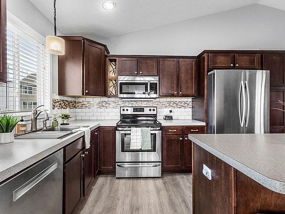 5th image of 11695 Brookridge Dr