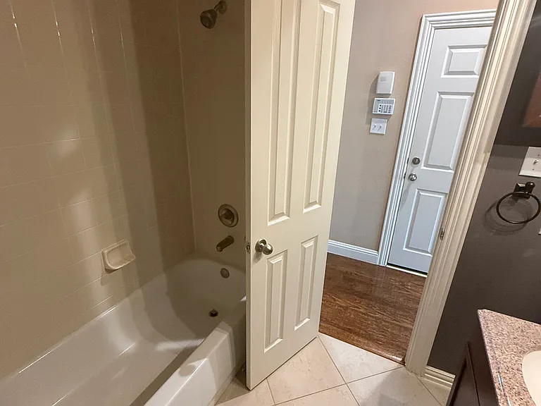 2200 Stone Creek Dr — Photo 11