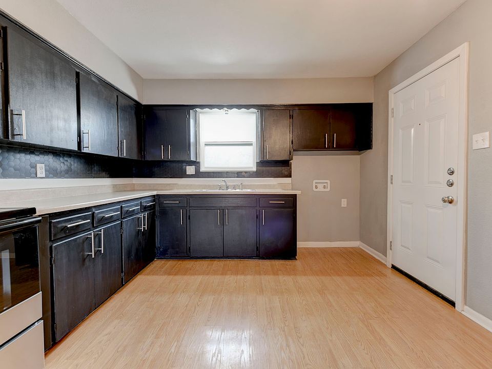 1st image of 619 W Lincoln Ave