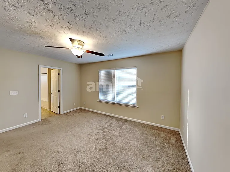 930 W Oaks Dr — Photo 10