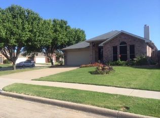 3124 Windermere Ln, Grand Prairie, TX 75052