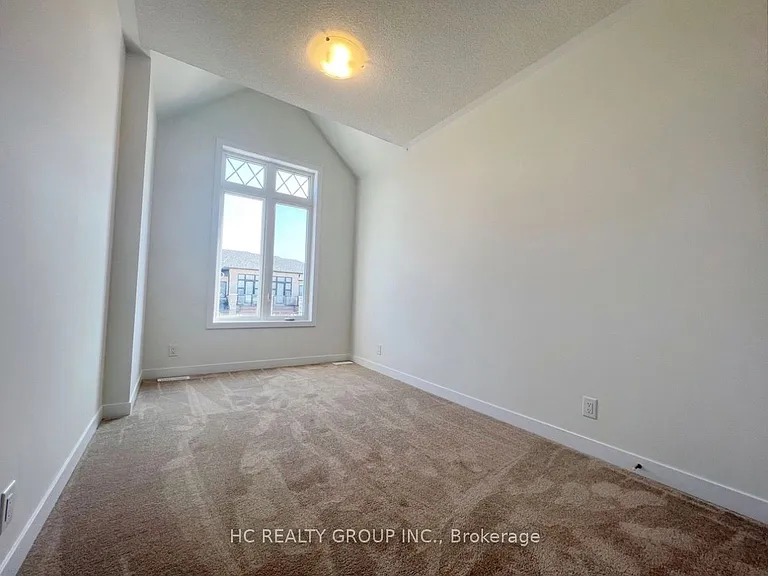 38 Harvey Bunker Cres — Photo 17