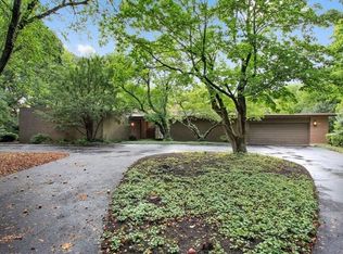 509 Halligan Cir, Lake Forest, IL