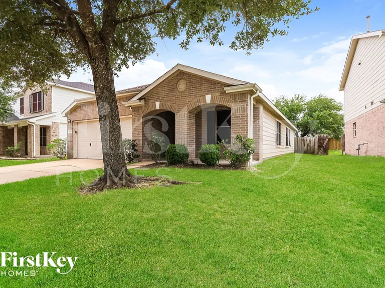 29311 Legends Hill Dr — Photo 2