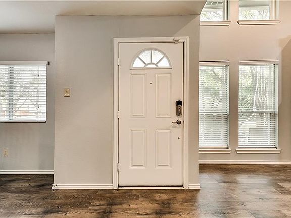 4th image of 2135 Country Villa Dr