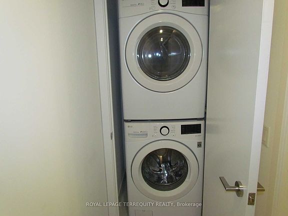 5th image of 120 Parliament St #421