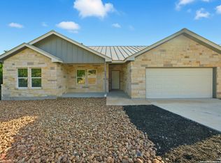 207 Deer Oaks, Lakehills, TX 78063