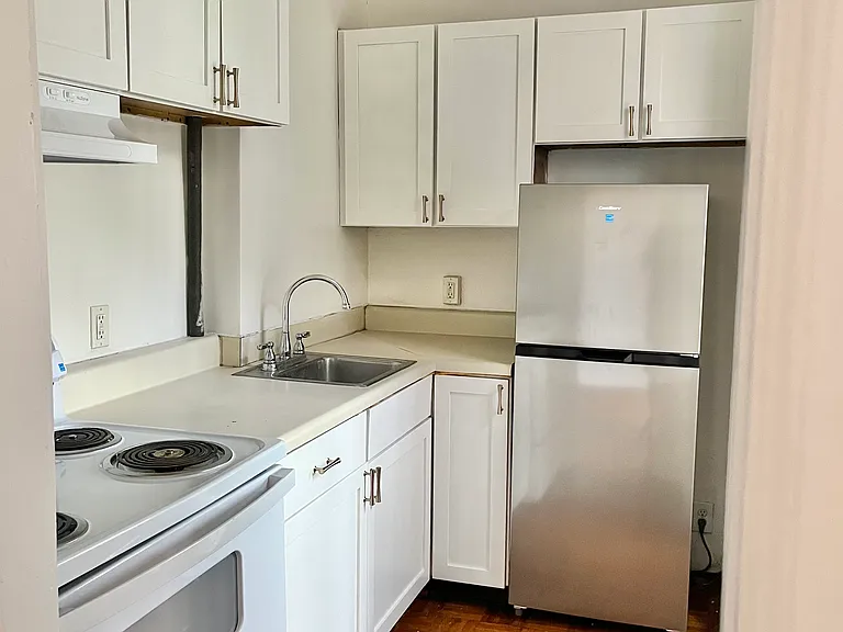 102 Willett St #2 — Photo 8