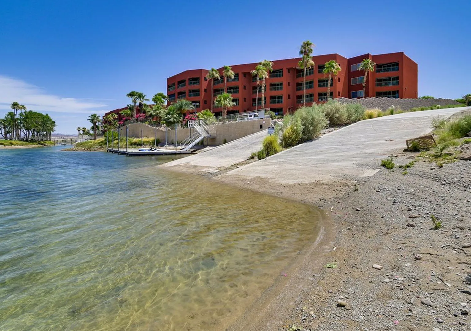 Luxe 3 Bdrm Winter Rental-Colorado Riverfront Condominiums — Photo 1