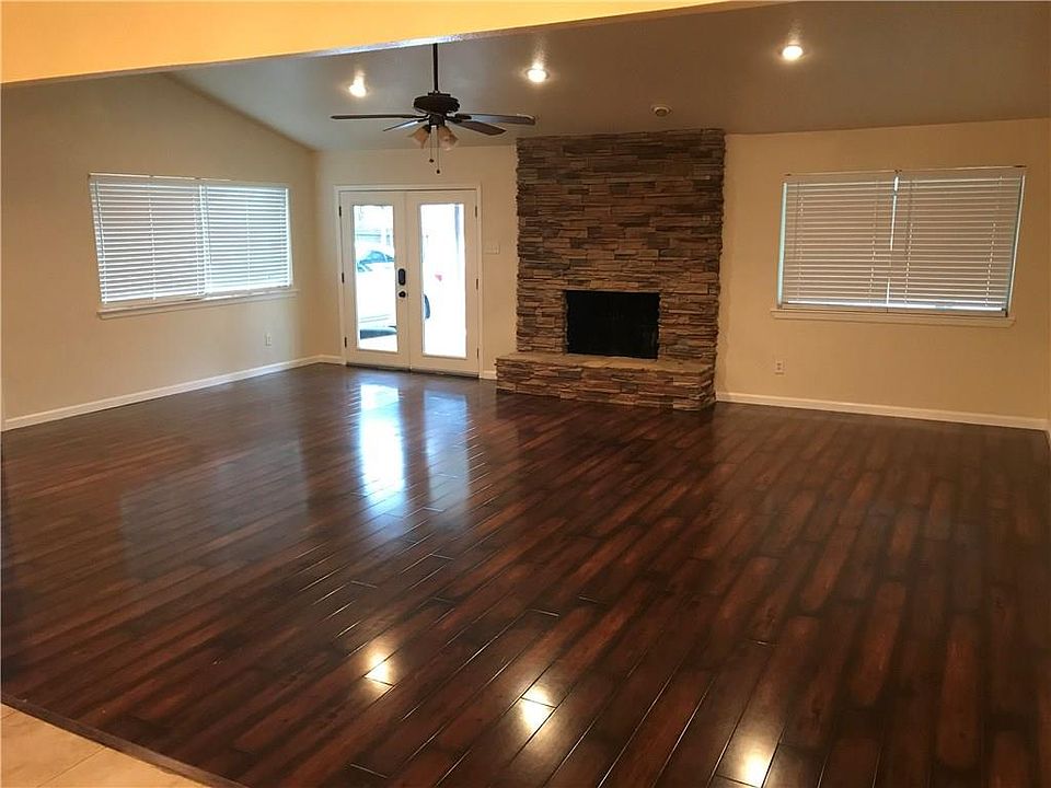 1st image of 101 Point Royal Dr