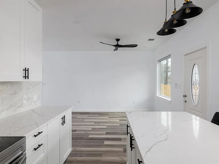 2308 Santa Maria St — Photo 8