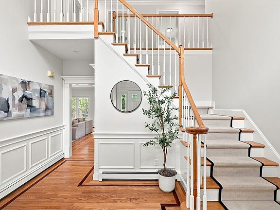 3rd image of 154 Old Spring St