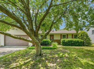 2207 Aspen Dr, Champaign, IL 61821