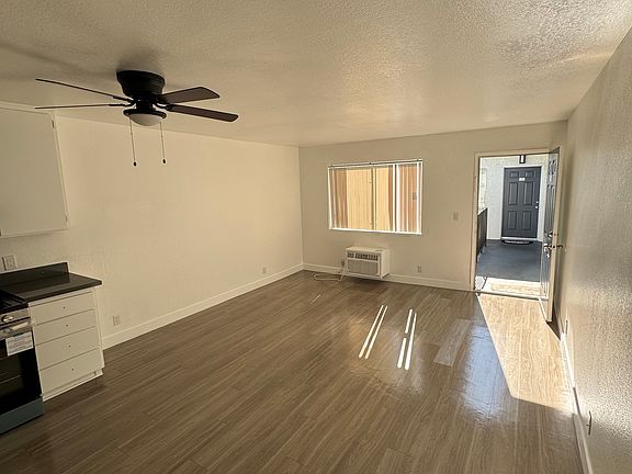 4th image of 10902 Victory Blvd #23