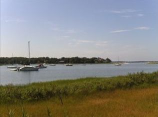 5 Red Creek Park, Hampton Bays, NY 11946