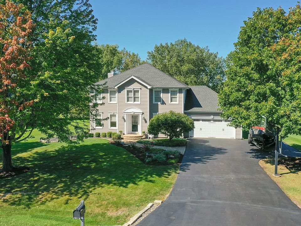 1st image of 880 Kingston Ln