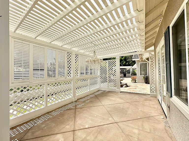 933 Highland Park — Photo 30