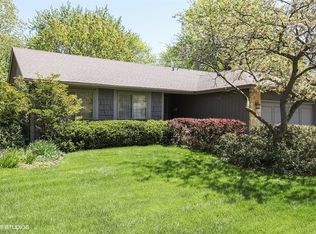 1129 N Pepper Tree Dr, Palatine, IL 60067