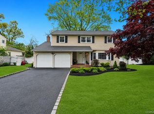 16 Lenore Place, Hauppauge, NY 11788