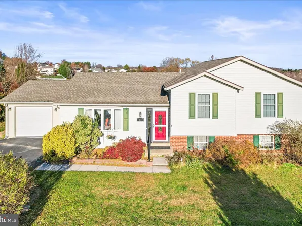 82 Piston Ct, Stewartstown, PA 17363