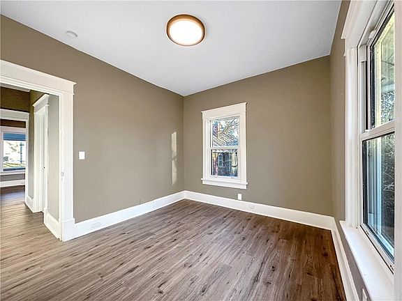 4th image of 406 N 15th St