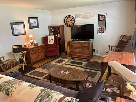 225 N Park Dr — Photo 7