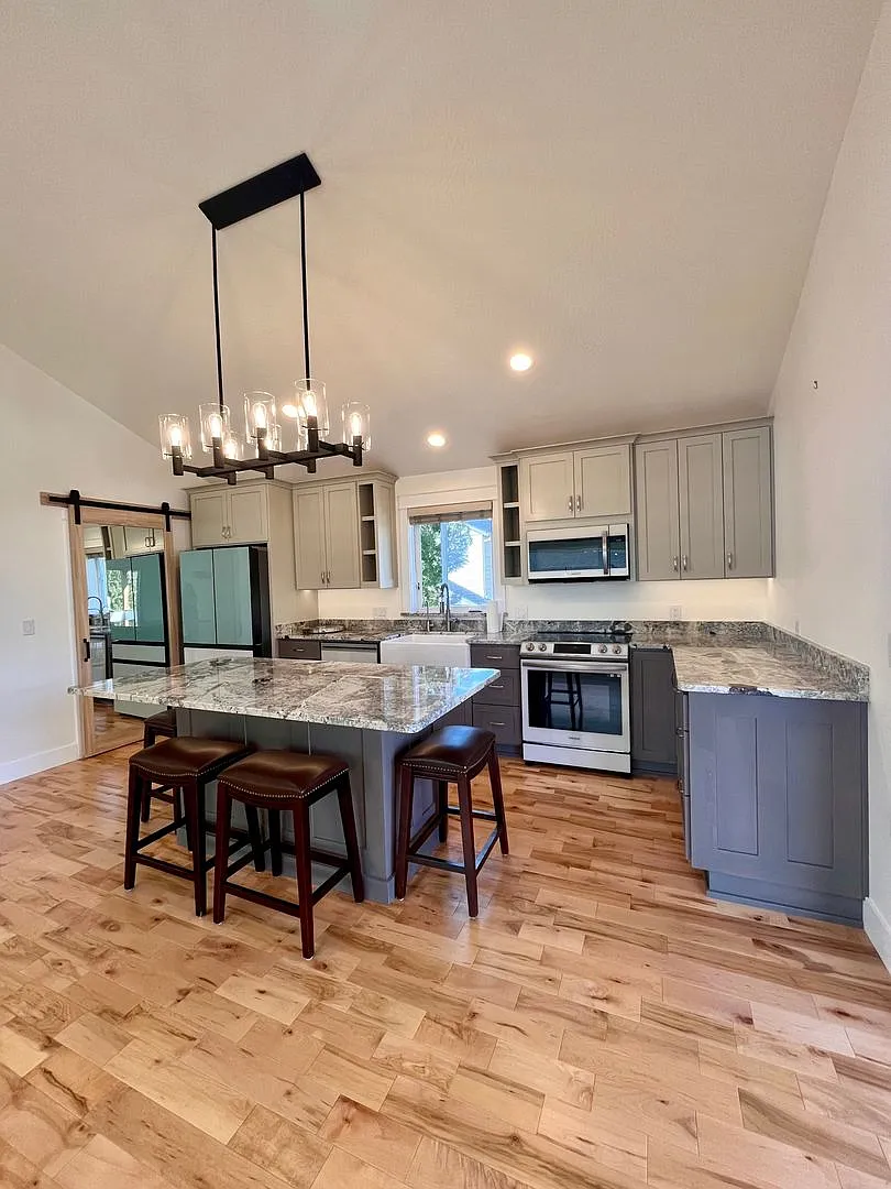 Executive Loft With Upscale Finishes And Thoughtful Design- Medford — Photo 4