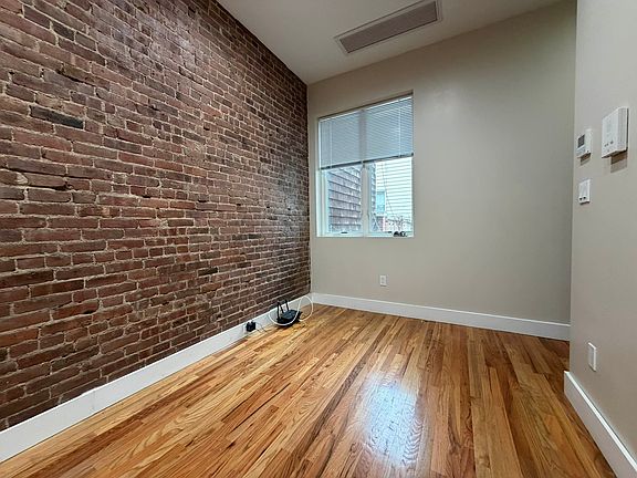 4th image of 154 Norman Ave #2