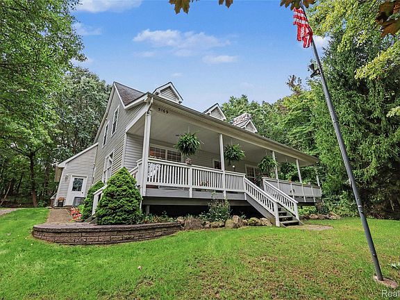 3rd image of 5169 Whipple Lake Rd