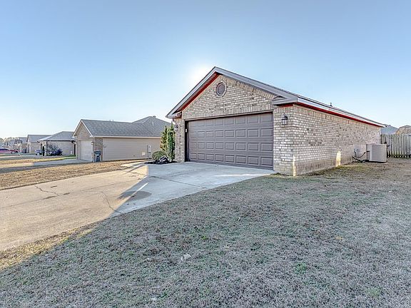 4th image of 4765 Wildwood Ln