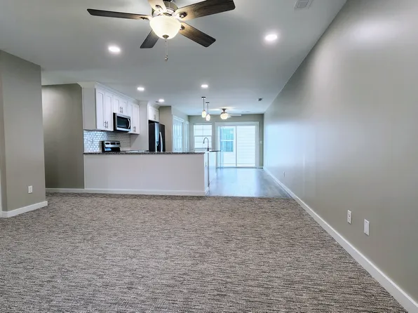 512 W Broadway Ave, Augusta, KS 67010
