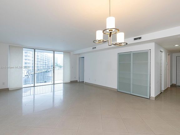 3rd image of 16531 NE 35th Ave #203
