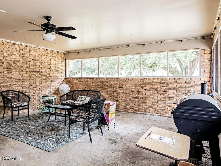 1055 Eddie Ray Rd — Photo 4
