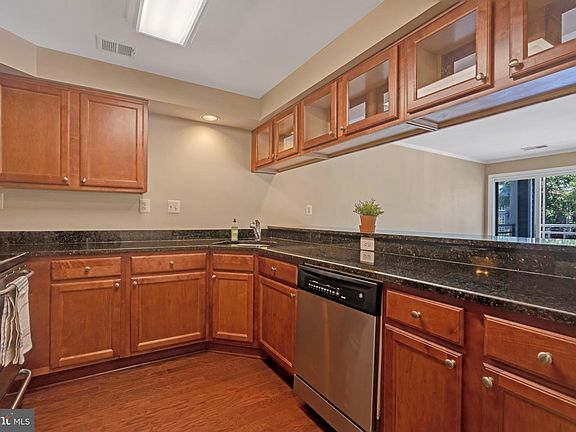 5th image of 1129 Lake Heron Dr APT 2B