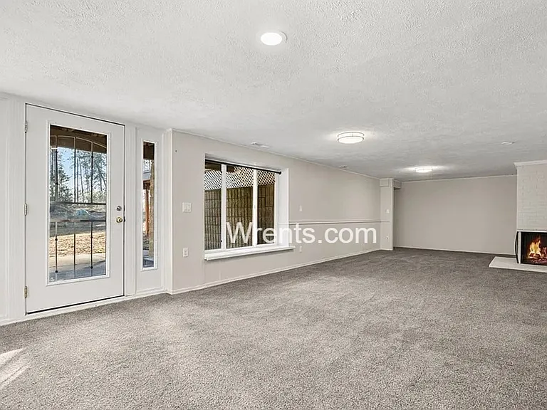 1415 W Borden Rd — Photo 17