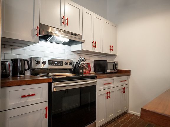 4th image of 269 N Hull St APT 202