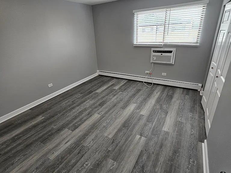2139 Clinton Ave — Photo 10