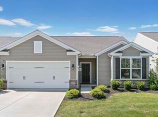 220 Woodland Sky Dr, Pataskala, OH