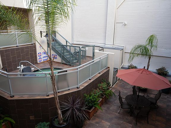5th image of 125 N Raymond Ave Unit 302