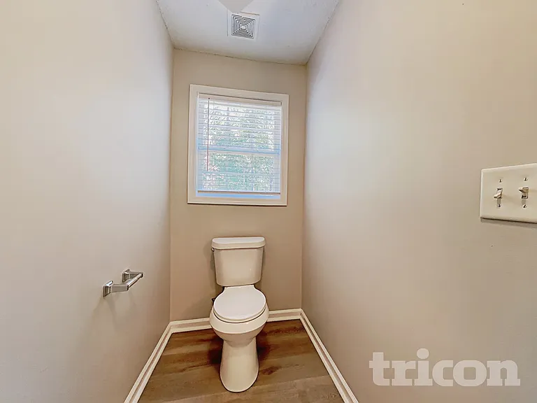 305 Nims Dr — Photo 13