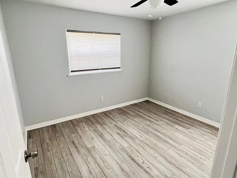 738 N Lorri Ave — Photo 23