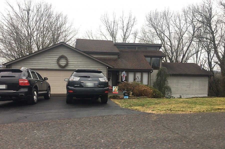 1st image of 325 Essex Dr