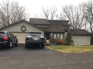 325 Essex Dr, Bluff city, TN 37618