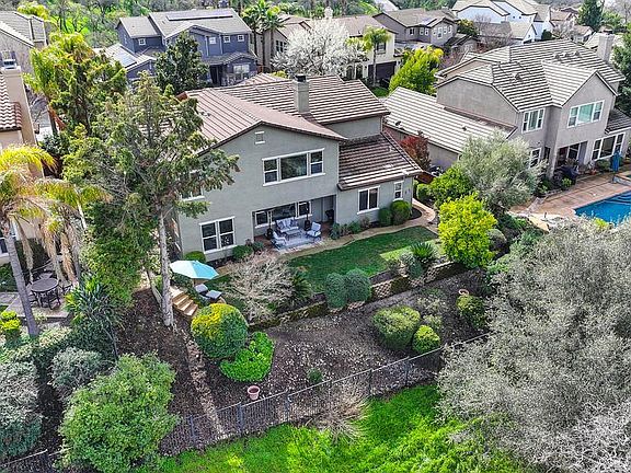 2nd image of 2208 Raintree Ct